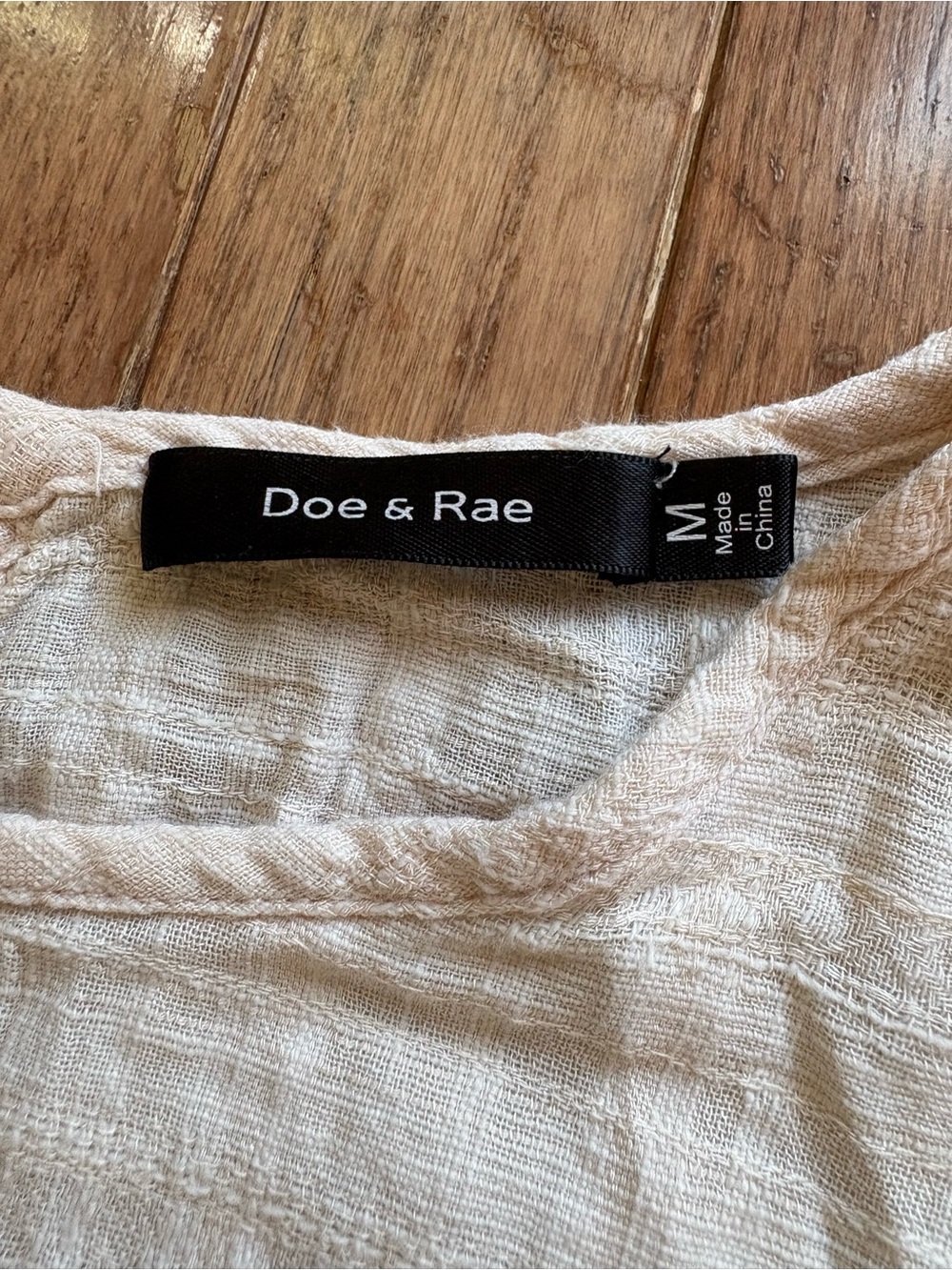 Womens Doe & Rae shirts size M - Picture 2 of 7